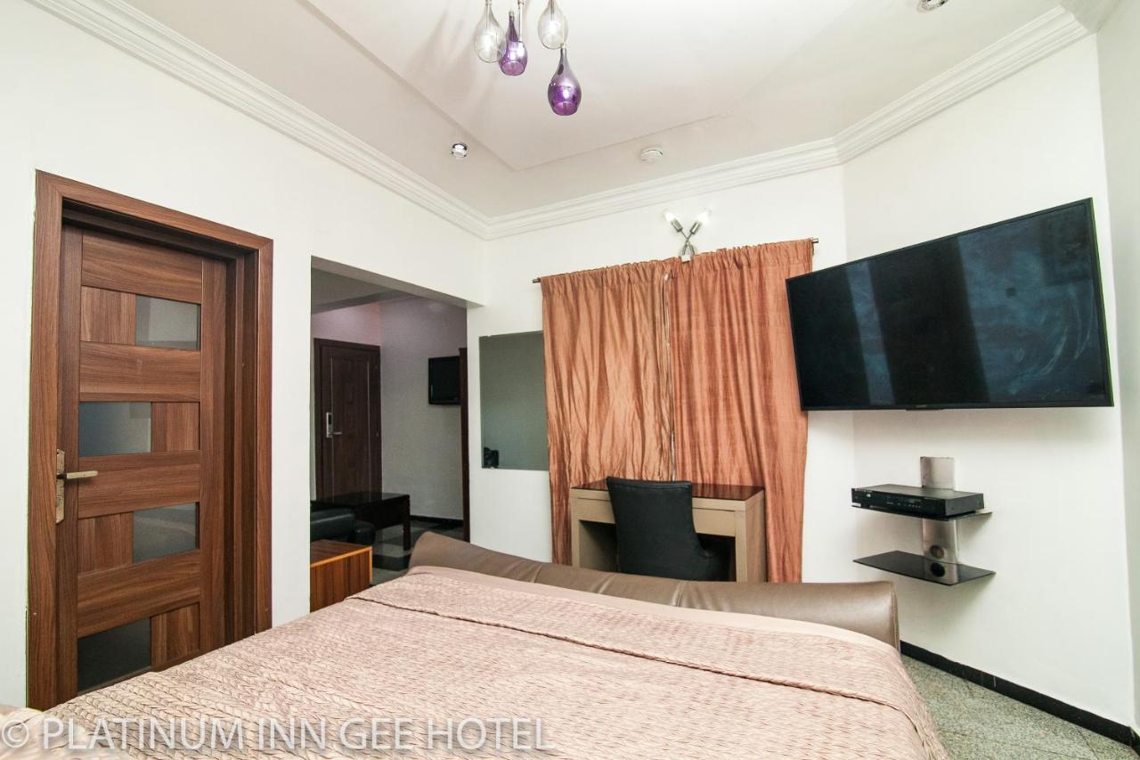 Platinum Inn Gee Hotel Suru Lere Exterior photo
