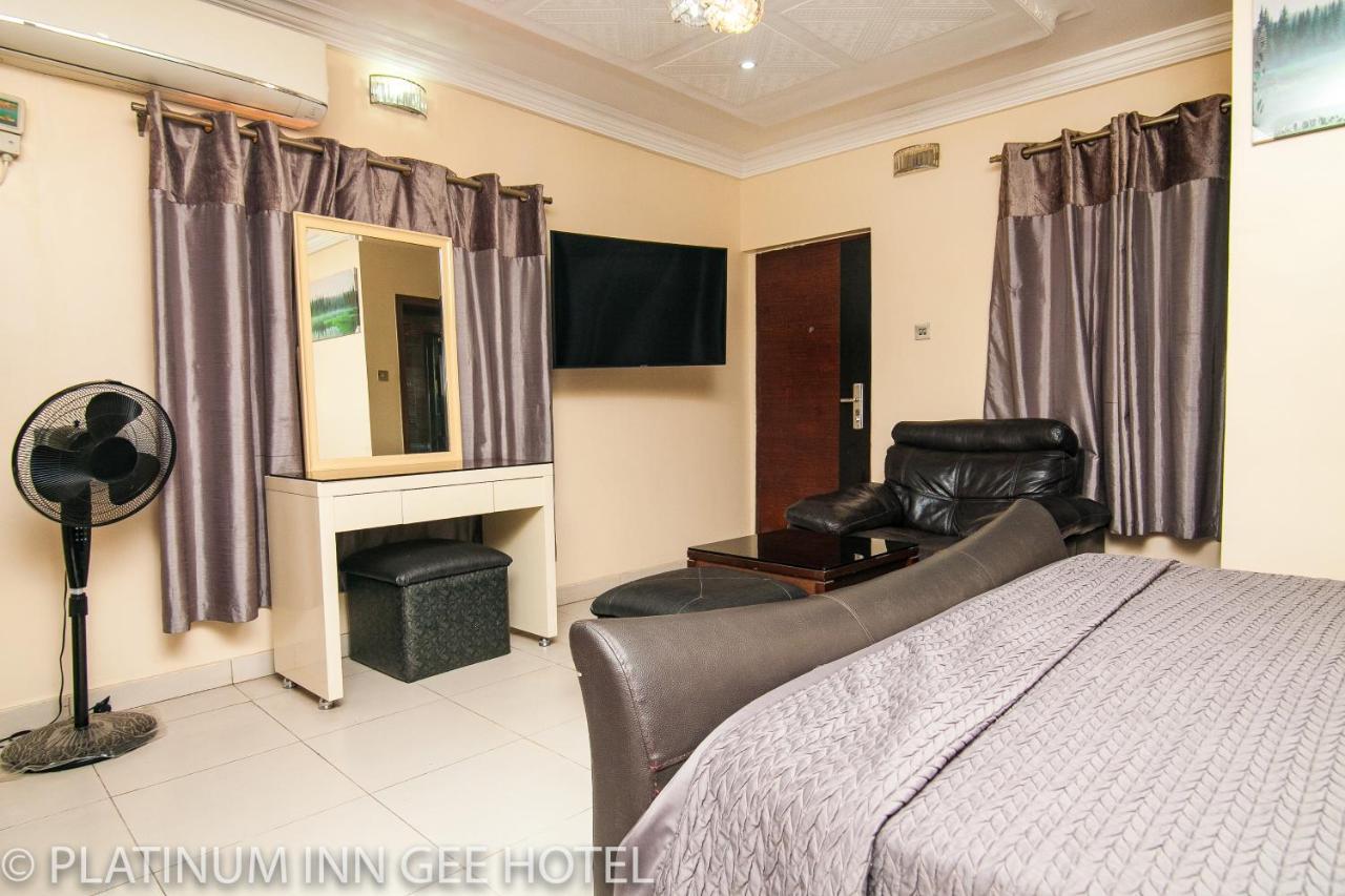 Platinum Inn Gee Hotel Suru Lere Exterior photo