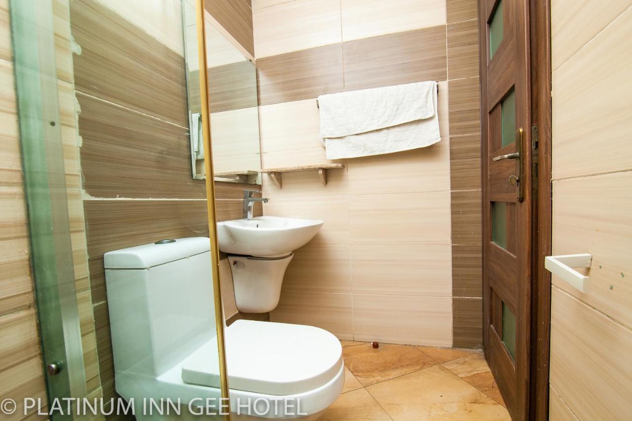 Platinum Inn Gee Hotel Suru Lere Exterior photo
